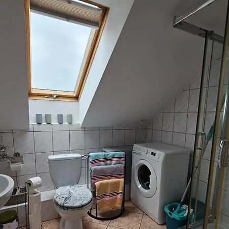 Na Gryfa 8 アパート